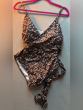 Upopby Leopard Print One-Piece Swimsuit
